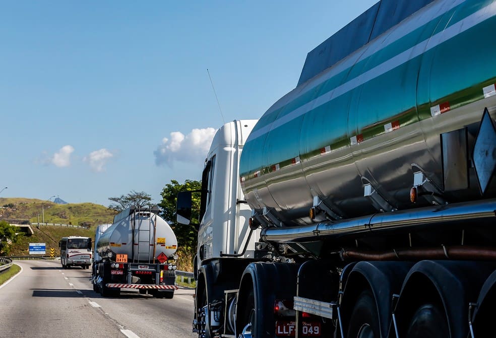  Transportadoras de carga tentam renegociar contratos