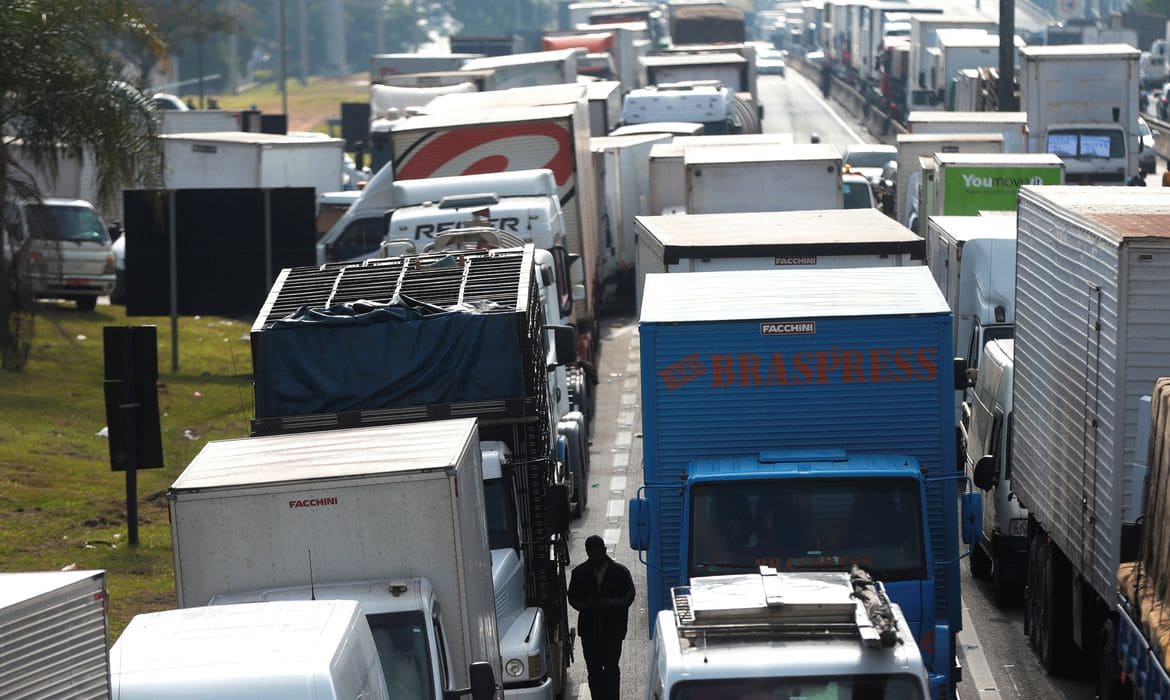 Associação Brasileira dos Caminhoneiros - Notícias