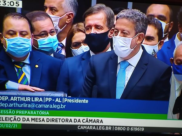  Com apoio de Bolsonaro, Arthur Lira é eleito presidente da Câmara