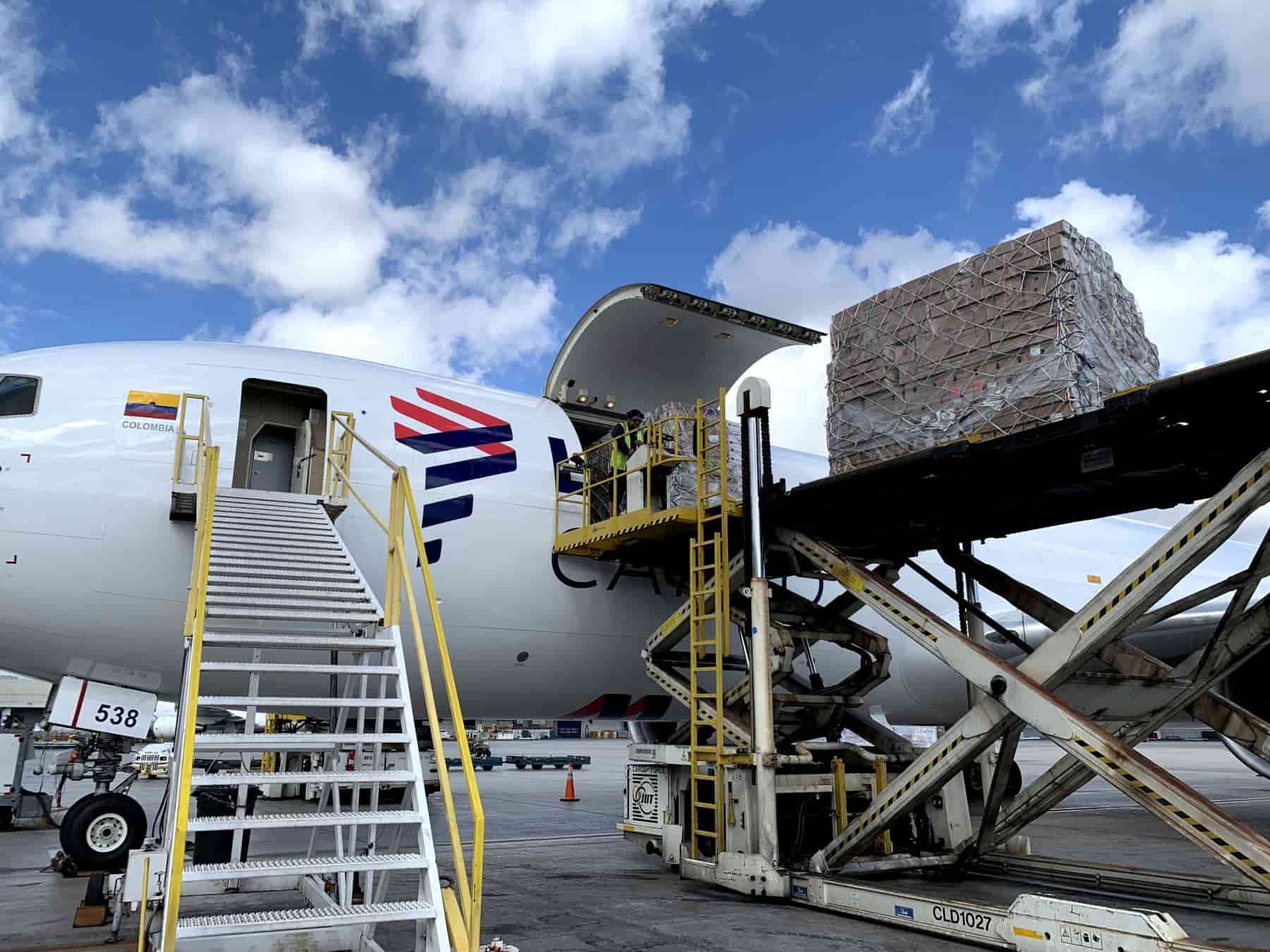  Com fluxo baixo de passageiros, companhias aéreas apostam no transporte de cargas para minimizar prejuízos