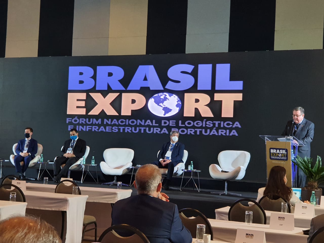  Expositores destacam desburocratização durante painel mediado pela ABOL