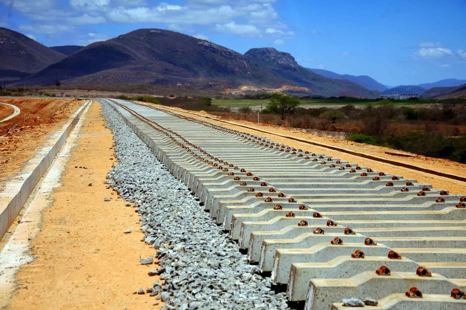  Governo rejeita ideia de restringir concessionárias em leilão da Ferrovia de Integração Oeste-Leste