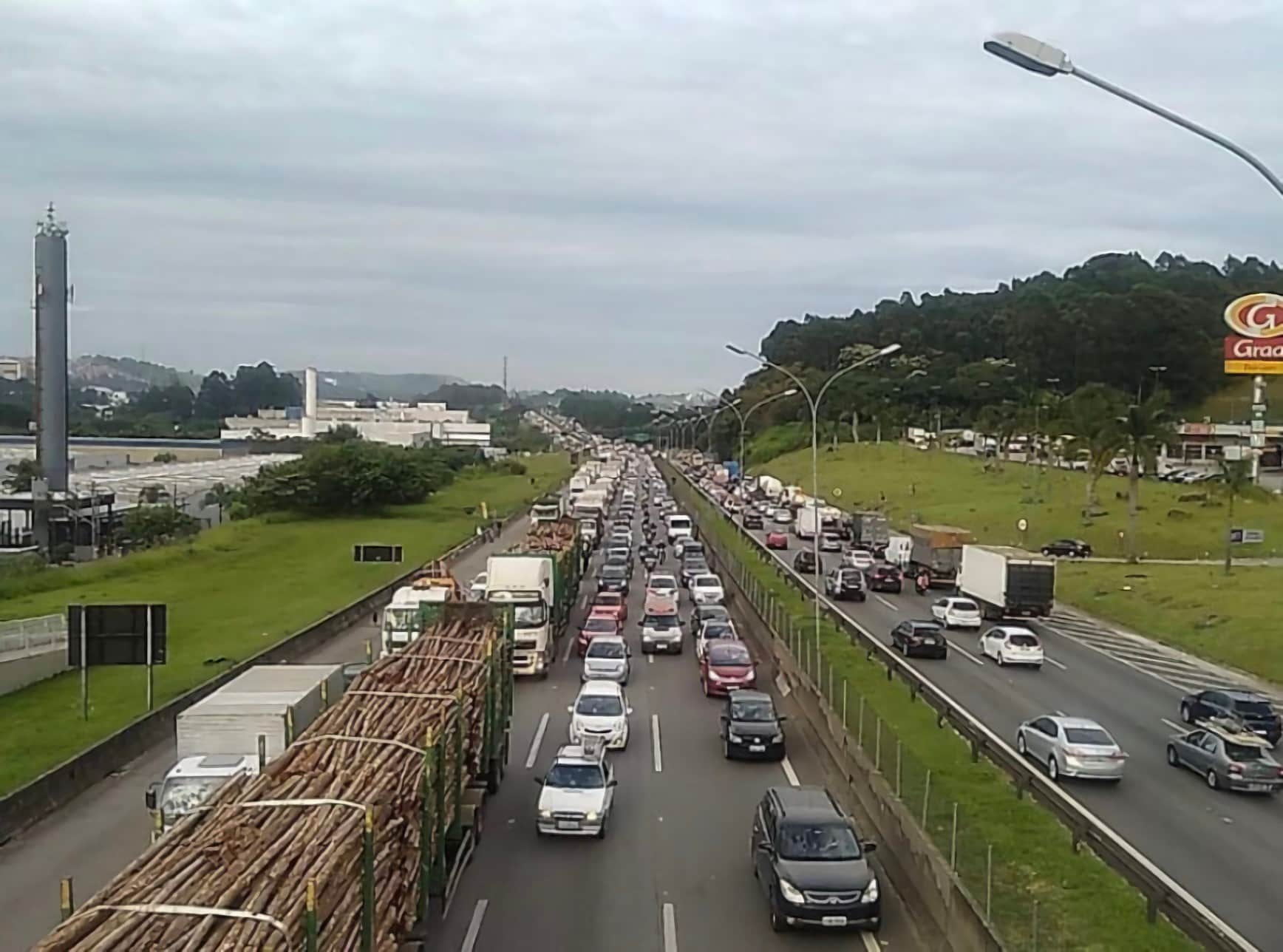  "Greve dos caminhoneiros: com protestos pontuais, rodovias têm fluxo livre, diz polícia rodoviária"