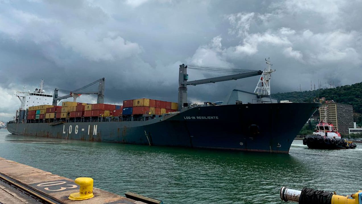 Navio da Log-In Logística Intermodal realiza manobra com maior calado já operado no Porto de Vitória