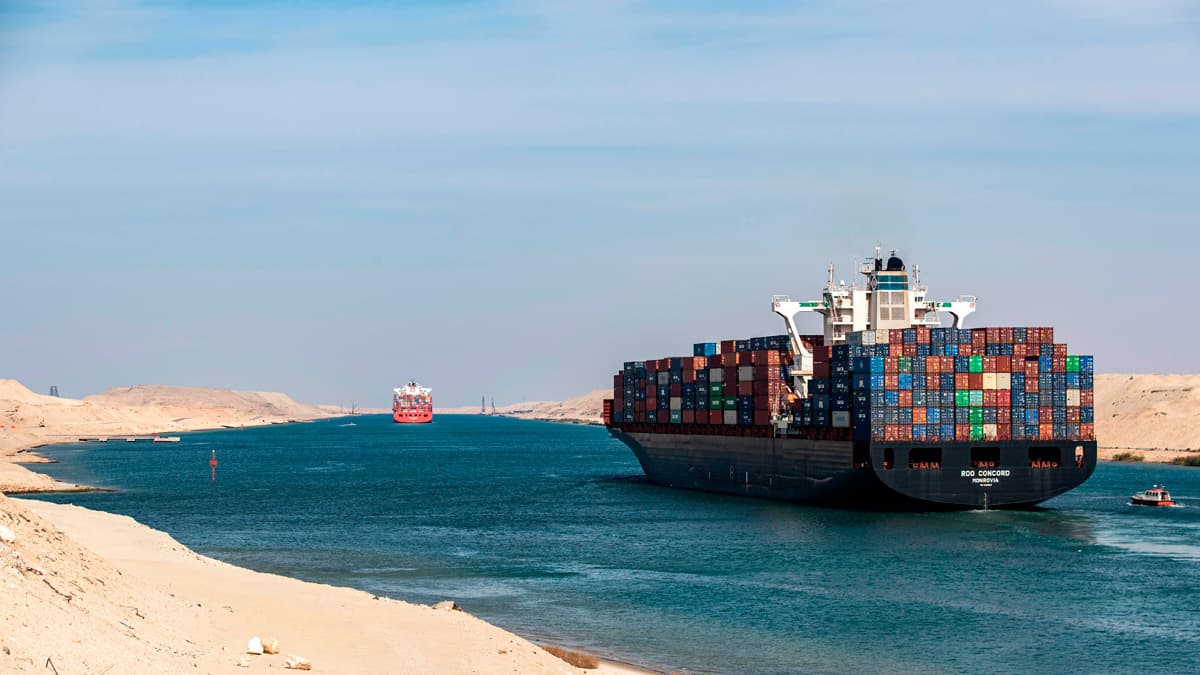  Obstrução em Suez deve gerar 'chuva de pedidos' de indenização