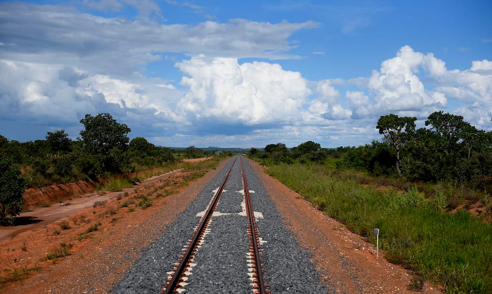  Planalto injetará R$ 1,8 bi em ferrovias para atrair investimento
