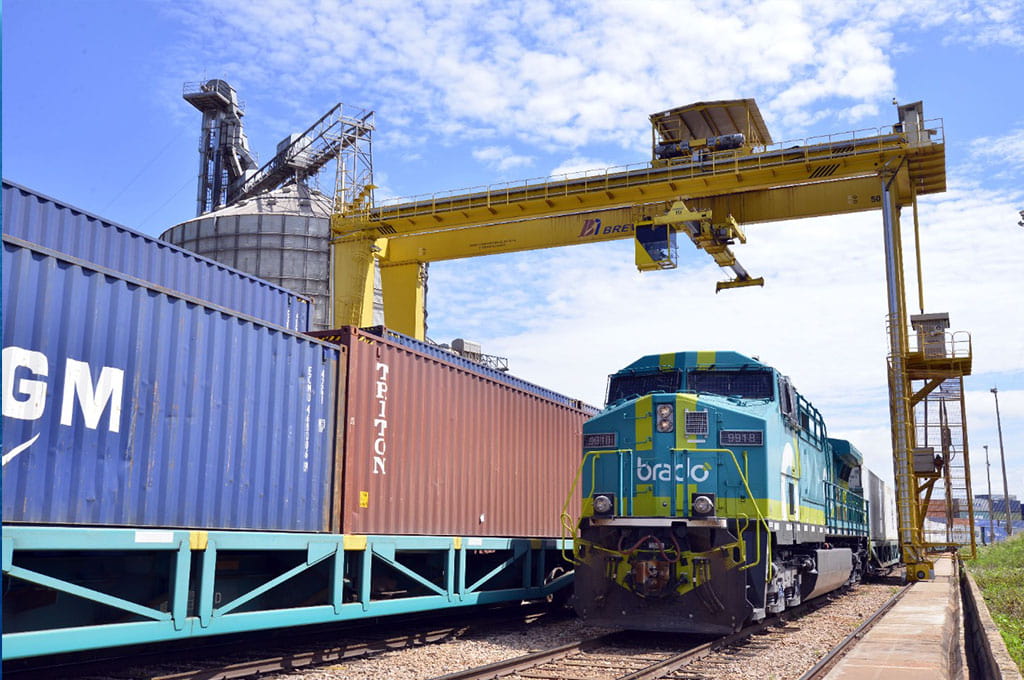  Projetos de ferrovias no país vão criar maior competição entre portos, diz secretário