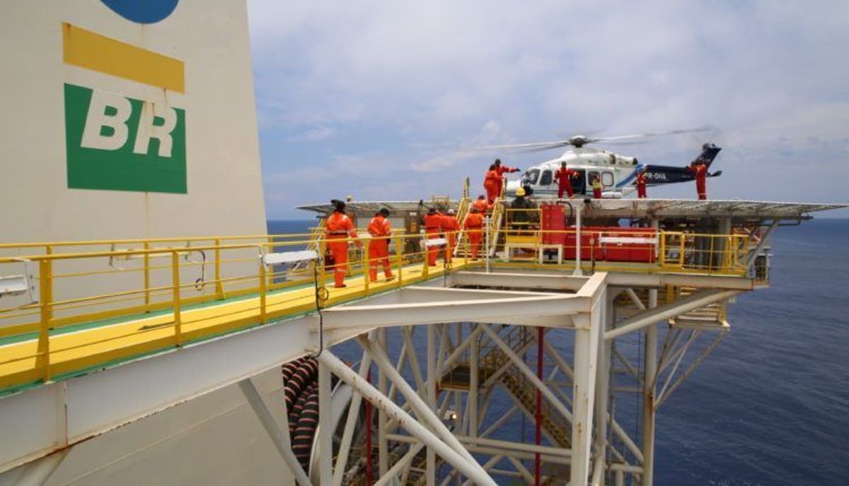  Refinaria Duque de Caxias, da Petrobras, faz 1ª operação de cabotagem de diesel S10