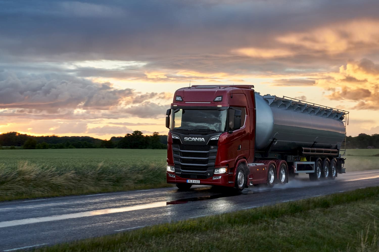  Scania lança caminhão de série mais potente do mundo