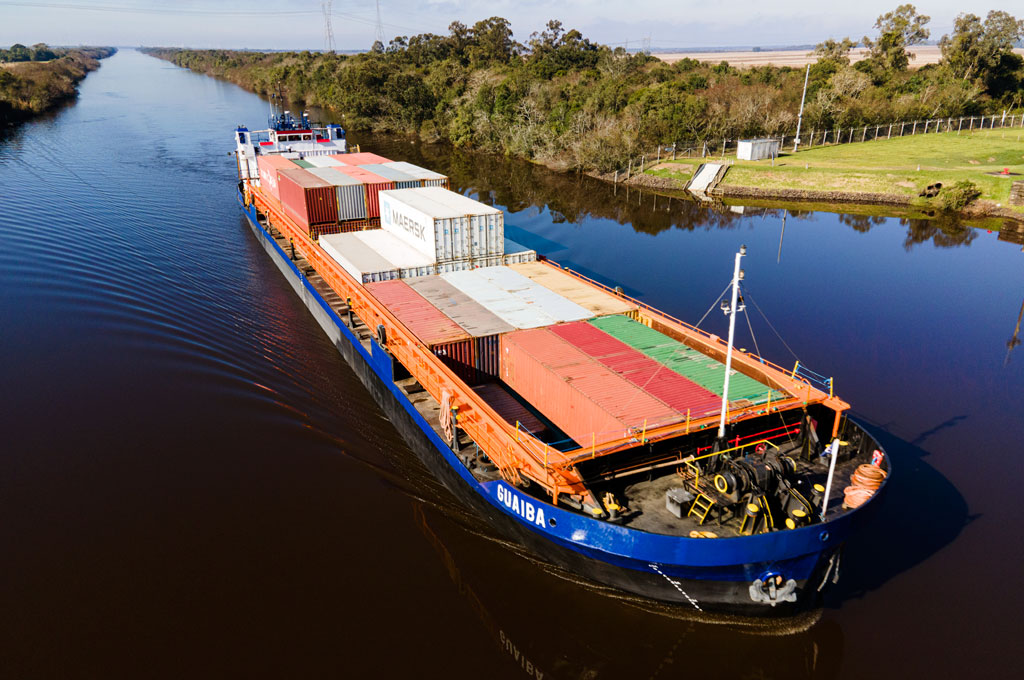  Wilson Sons amplia capacidade operacional do Tecon Santa Clara com a troca de barcaças