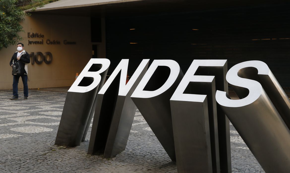  Infraestrutura requer investimento de R$ 3,7 trilhões nos próximos 10 anos, segundo BNDES