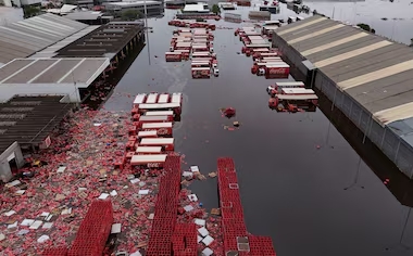  Ao menos 70 mil m² de galpões no RS foram paralisados pelas chuvas