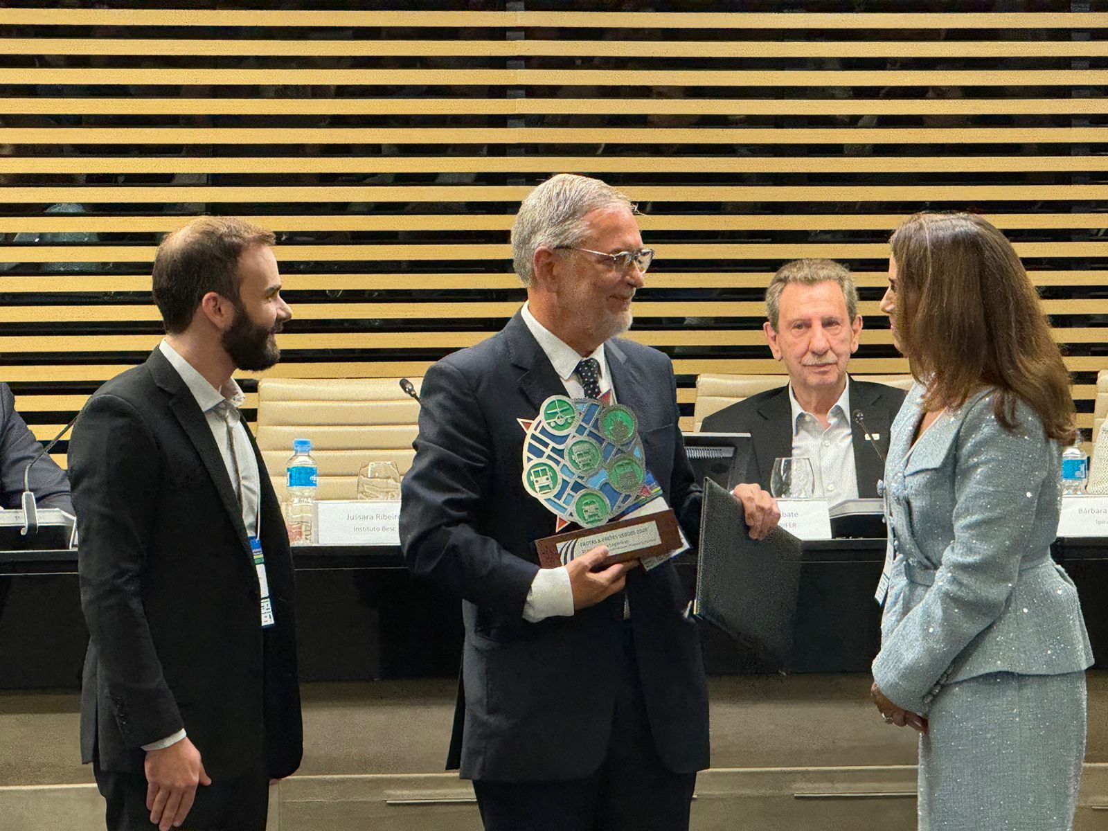  Bravo Serviços Logísticos vence Troféu Frotas &amp; Fretes Verdes 2024