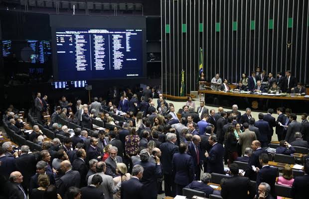  Frentes parlamentares se preparam para derrubar vetos de Lula à reforma tributária