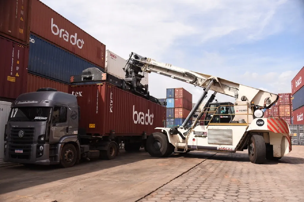  Empresa cria serviço para otimizar transporte de cargas ao Porto de Santos