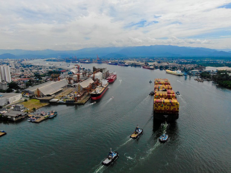  Porto de Santos movimenta 186,4 milhões de toneladas em 2025 e avança para ampliar sua capacidade