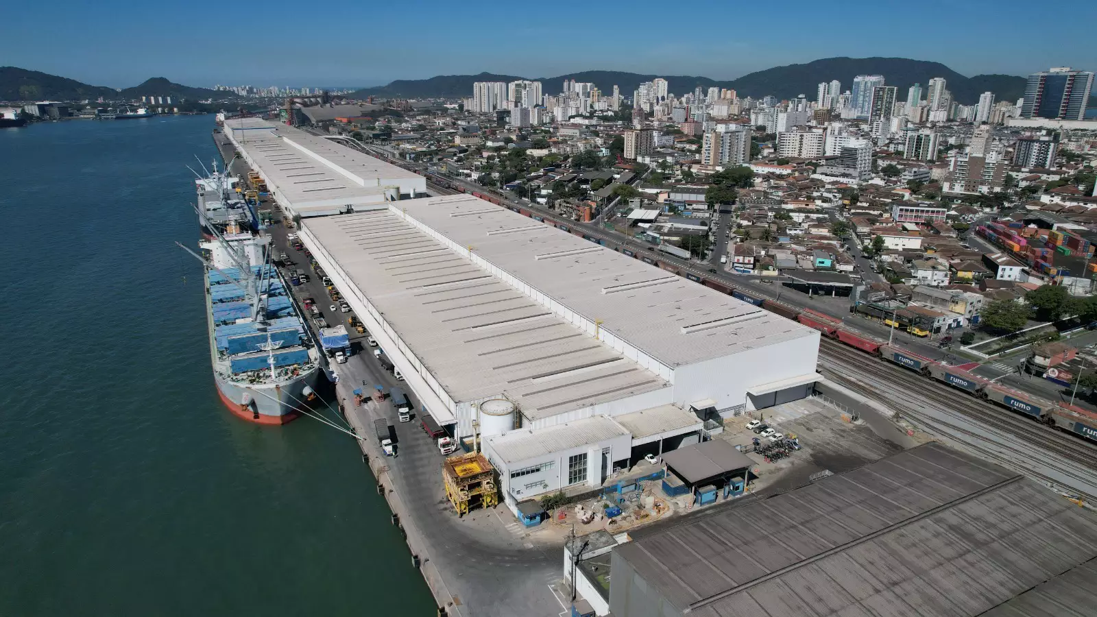  Suzano quebra novo recorde histórico com mais de 5,8 milhões de toneladas de celulose embarcadas no Porto de Santos